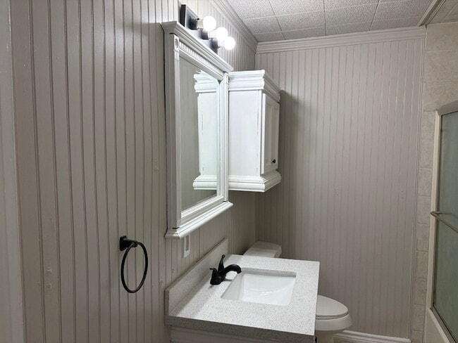 Building Photo - 3150 Roberts Ave