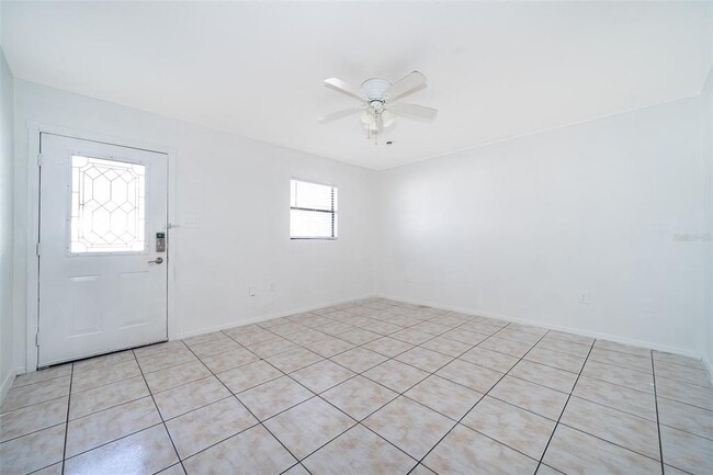 Building Photo - 118 E Muriel St