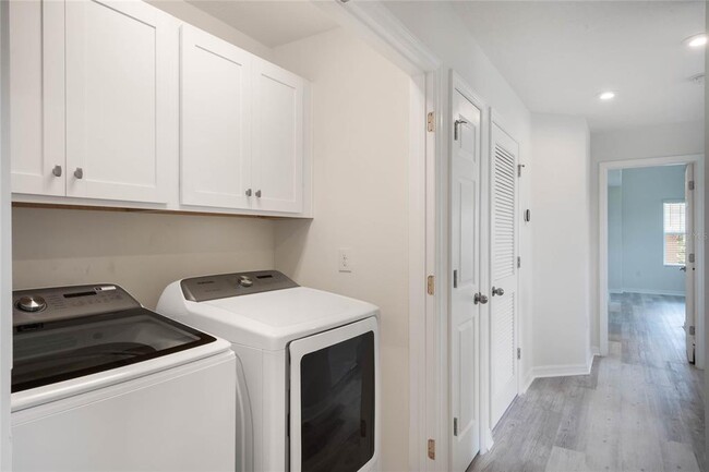Building Photo - 9586 Poplar Ridge Ave