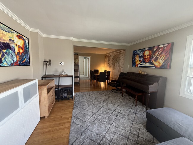 Building Photo - 5540 Fairview Ave