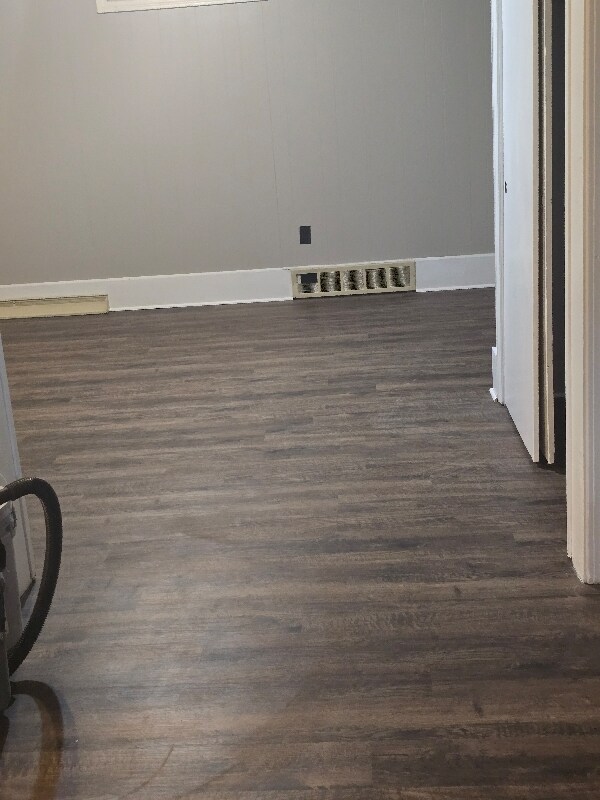 Building Photo - 2543 Mahoning Rd NE