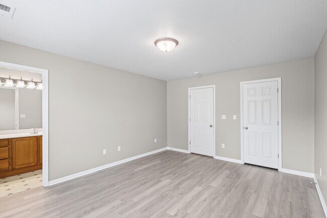 Building Photo - 5703 Candlewood Dr