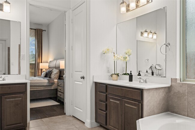 Building Photo - 28230 Emerald Bnd