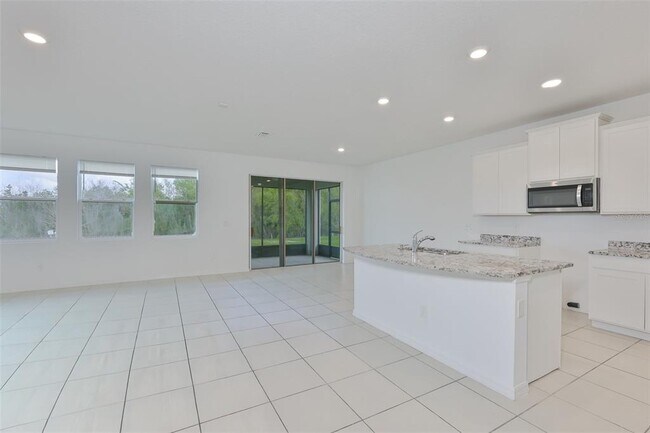 Building Photo - 10819 Charlotte Dr.