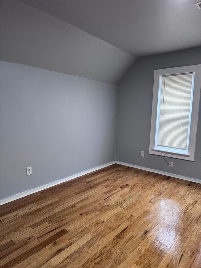 Building Photo - 174 Portsea St