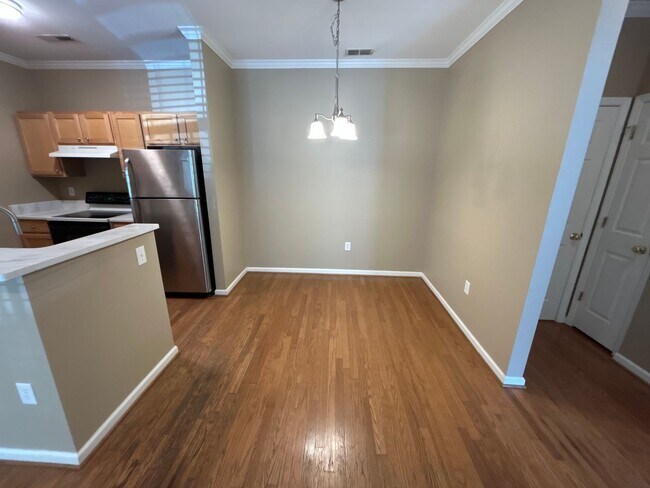 Building Photo - 1 Bedroom | 1.5 Bathroom Ground Level Rale...