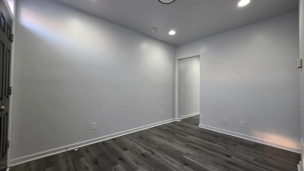 Building Photo - 534 N Payson St
