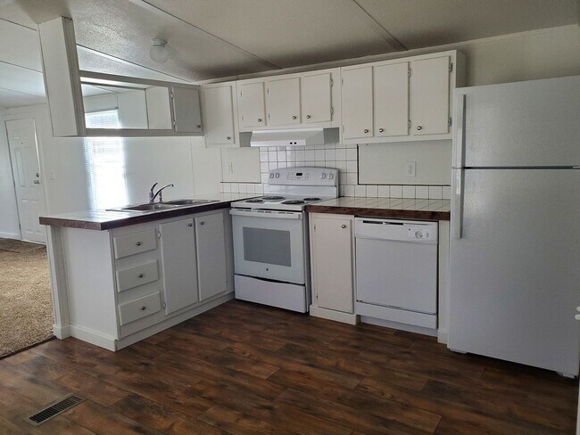 Building Photo - 801 Trollingwood-Hawfields Rd. lot 68