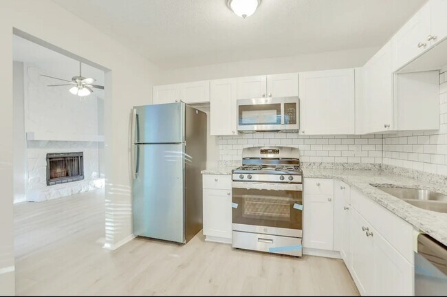 Building Photo - 4857 Aldersbrook Dr