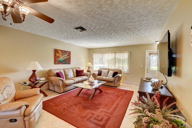 Building Photo - 14425 Amapola Way