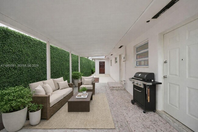 Building Photo - 1781 SW 13th St