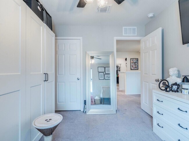 Building Photo - 624 Pepperbark Loop