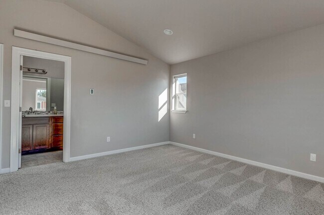 Building Photo - Beautiful Home in Newer Neighborhood