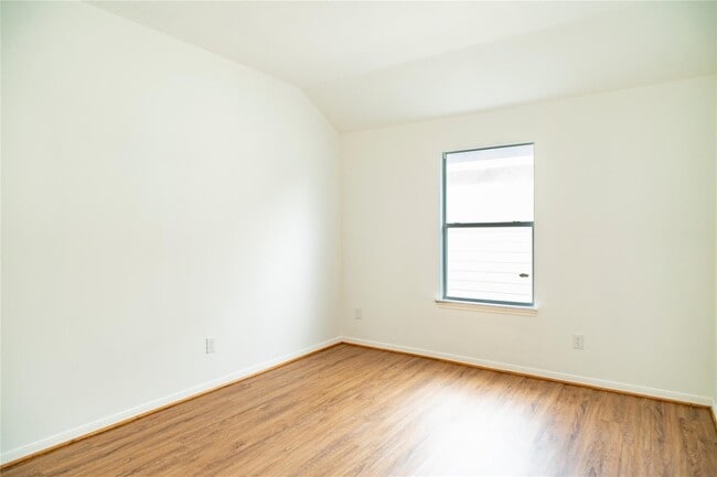 Building Photo - 16327 Woma Ct