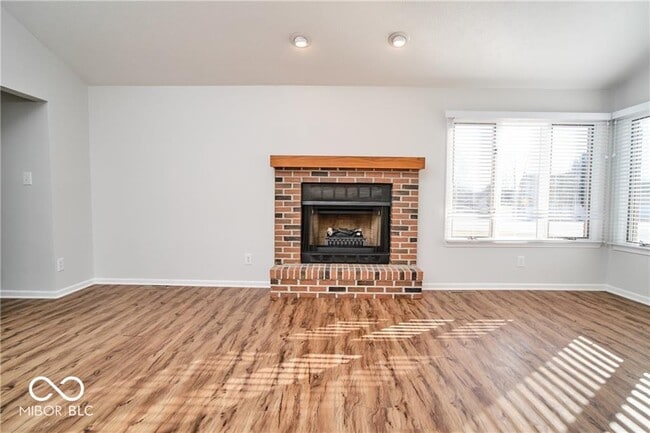 Building Photo - 802 Westridge N Dr