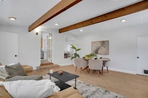 Building Photo - Charming 2-Bedroom Home for Rent
