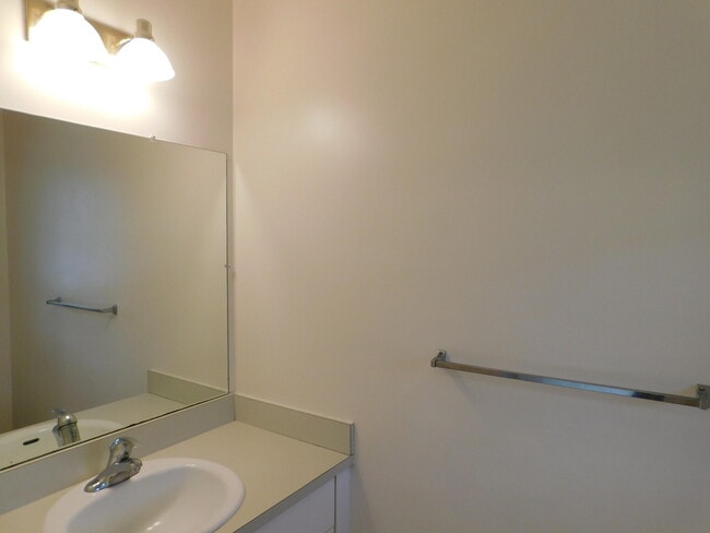 Building Photo - 490 Liberty Pointe Dr