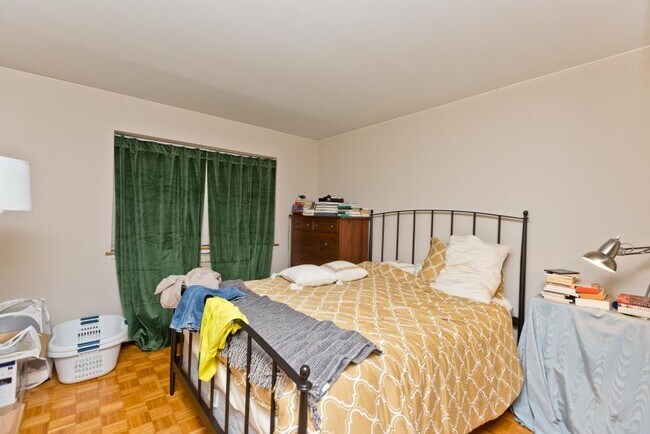 Building Photo - 1 bedroom in Chicago IL 60657
