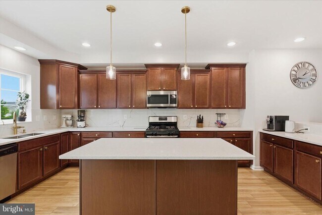Building Photo - 5457 Spotswood Pl