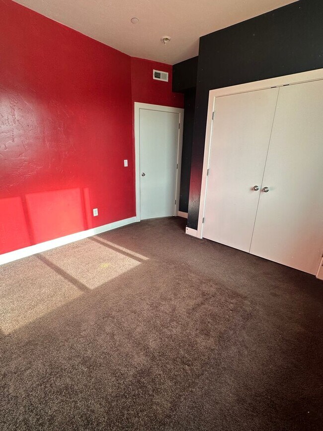 Building Photo - GORGEOUS Home!!!!