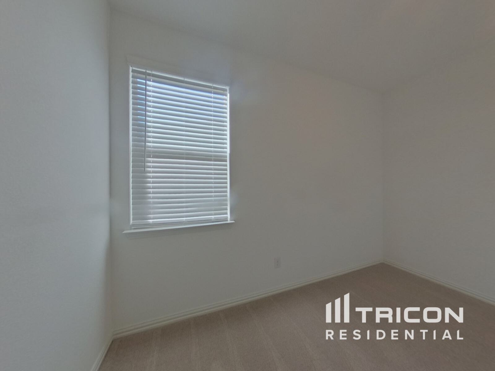 Building Photo - 509 Macdonald Wy