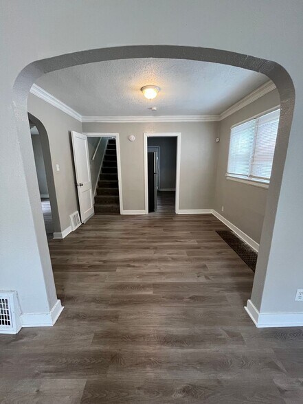 Building Photo - 6126 S Benton Ave