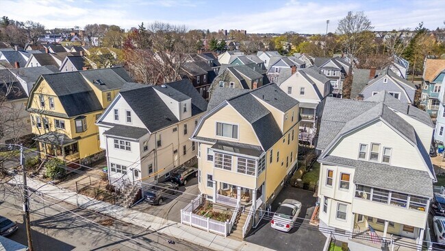 Building Photo - 84 Pearson Rd