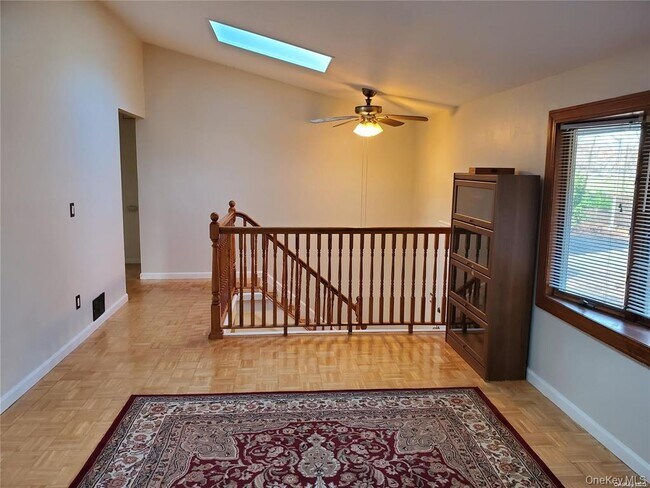 Building Photo - 28 Longhorn Ln