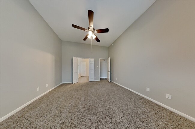 Building Photo - 21405 Surrey Glen Ct