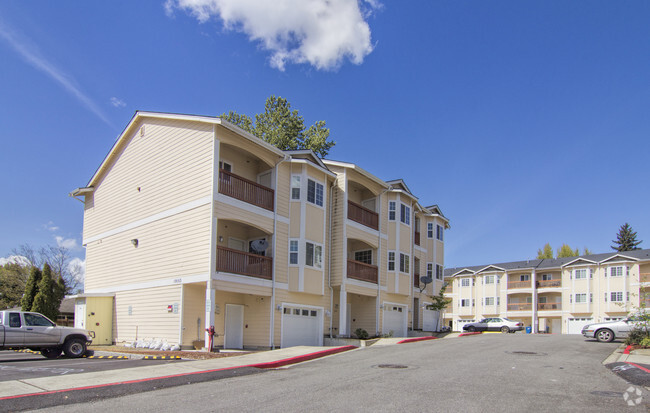 Building Photo - Cabiao Townhomes