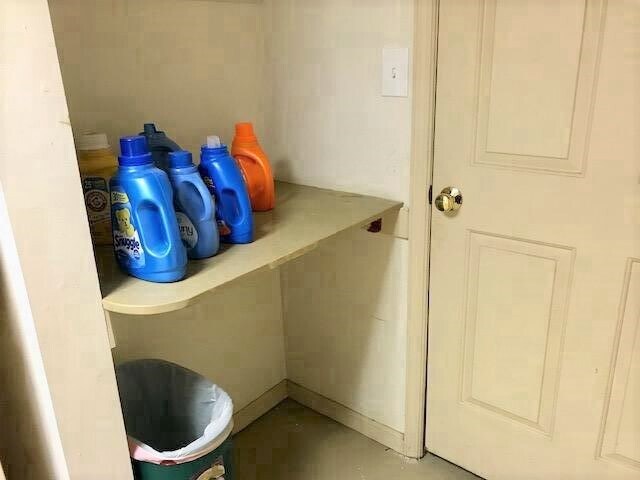 Shared Laundry Room Entrance - 126 W Market St