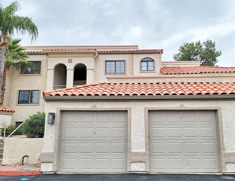 Building Photo - 10080 E Mountainview Lake Dr