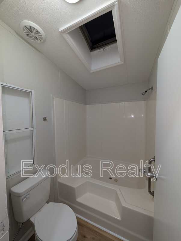 Building Photo - 715 Deer View