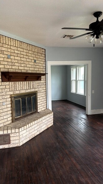 Building Photo - 2114 Lyle Ave