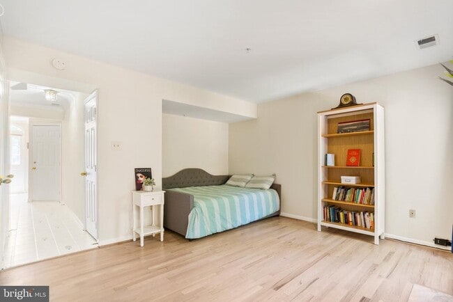 Building Photo - 9821 Tiffany Hill Ct