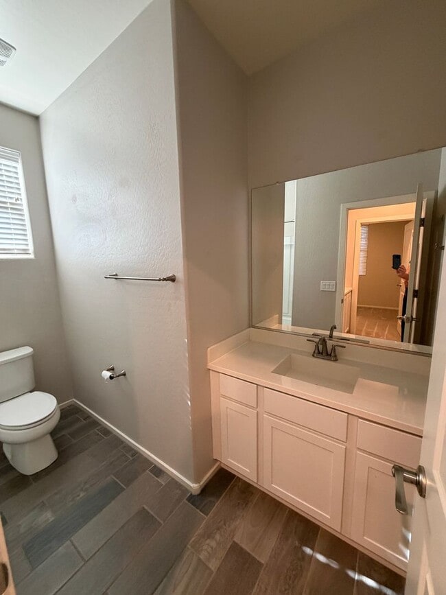 Building Photo - Three Bedroom Two Bath Home with A Den