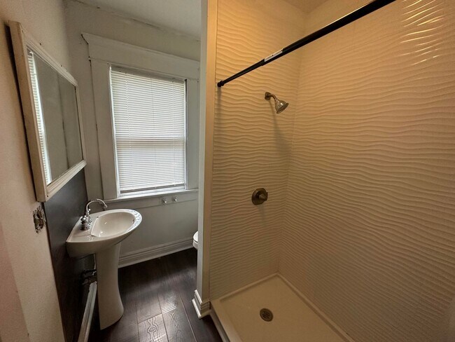 Building Photo - Huge Brick OSU Campus Single Family House!