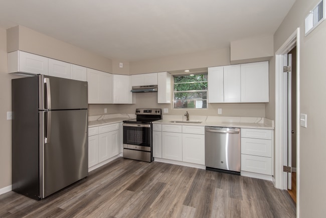 Building Photo - 1014 Romine Dr