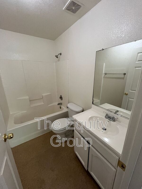 Building Photo - 1424 Cottage Pl