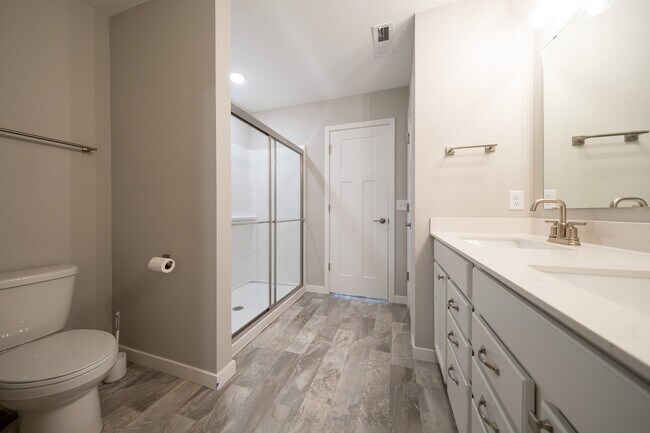 Building Photo - 15083 Athgoe Dr