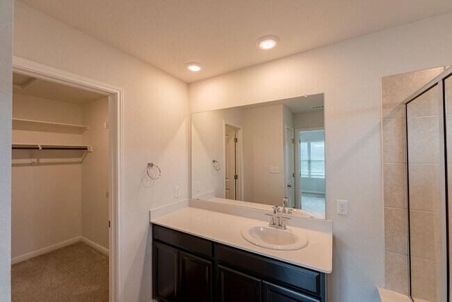 Building Photo - Experience Luxury Living: Perfect Blend of Comfort & Style in Your Dream Home! Schedule Viewing Now!