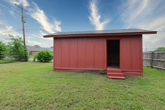 Building Photo - 3117 Chaparral- House