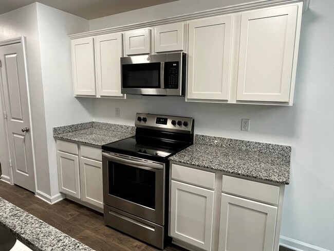 Building Photo - 315 Liliana Dr