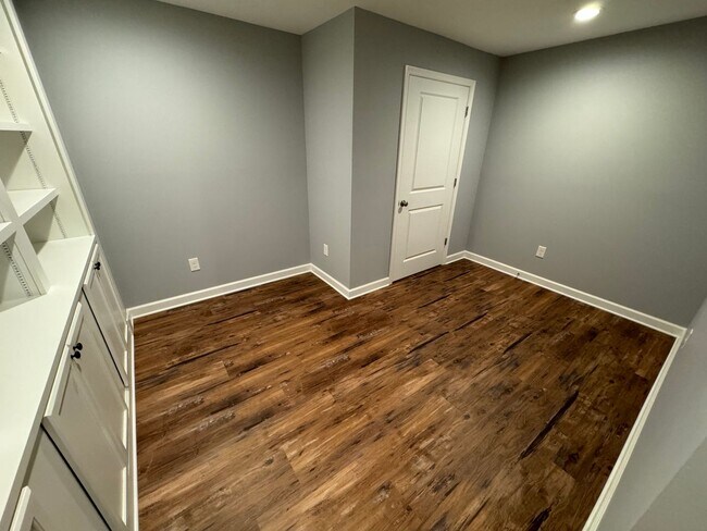 Building Photo - Single Family Home