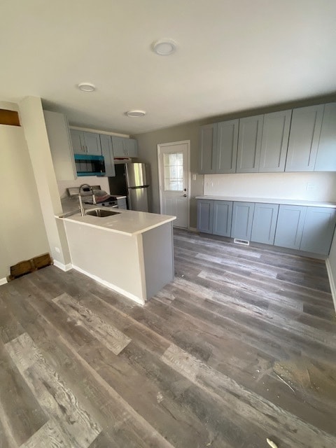 Building Photo - 201 E Rose St