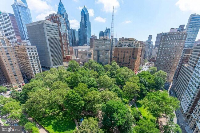 Building Photo - 222 W Rittenhouse Square