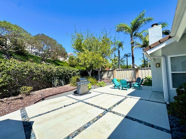 Building Photo - FOR RENT Call For Availability 3Br/3Ba 2128 Sqft Fully Furnished Del Mar Heights Vacation Home, C...