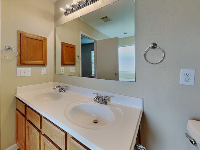 Building Photo - 8102 Sweetstone Bluff Ln