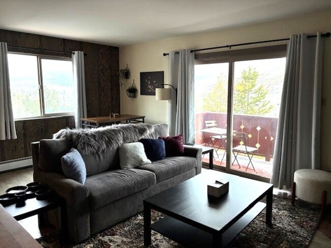 Building Photo - Long Term Rental- Original Dillon Valley E301