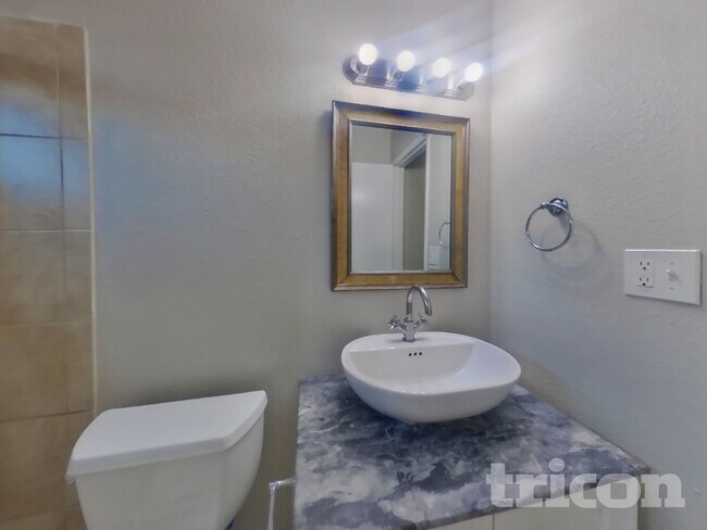 Building Photo - 602 Chyrl Way